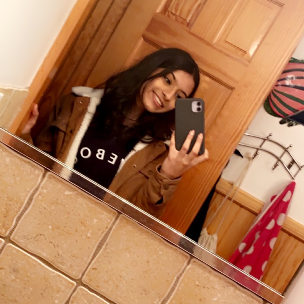 Meet your Posher, Riya